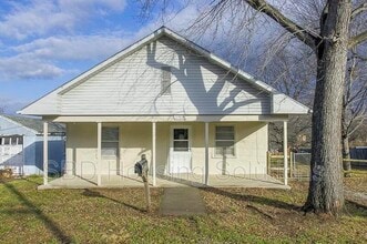 Building Photo - 11518 Hackett St