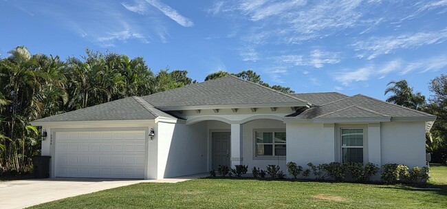 Building Photo - 5996 NW Baynard Dr