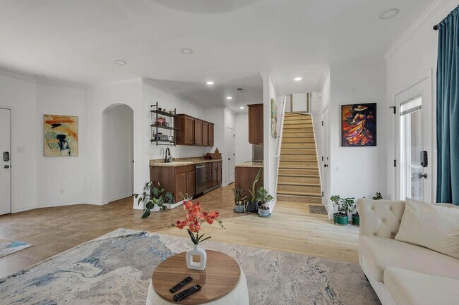 Building Photo - 7255 Barksdale Ln