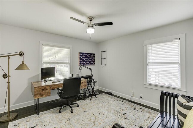 Building Photo - 1858 Longdale Dr