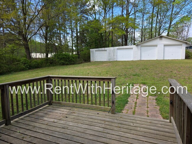 Building Photo - Awesome 3 bd/ 1.5 Bath Brick Ranch / No Steps / Totally Renovated / Great Location