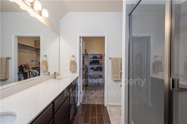 Building Photo - 2304 S Lakeline Blvd