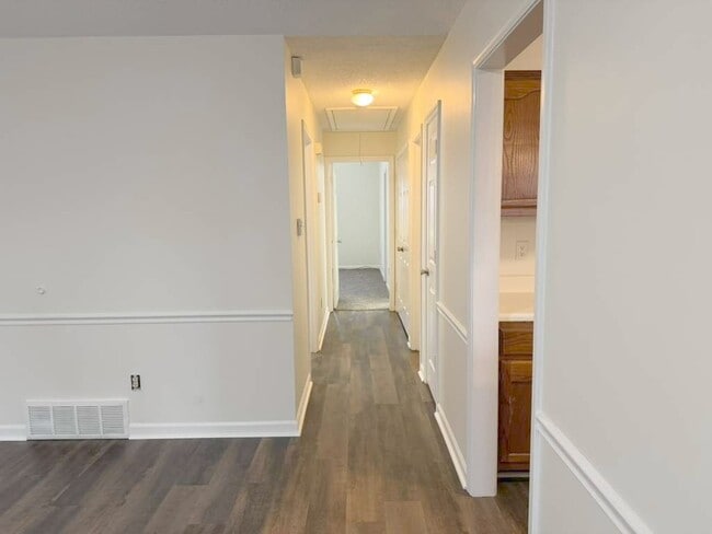 Building Photo - 6914 Snyder Rd