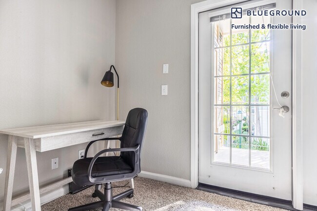 Building Photo - 1745 Nantucket Cir