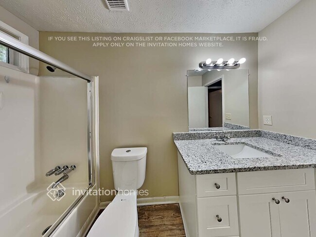 Building Photo - 5 Woodbine Point