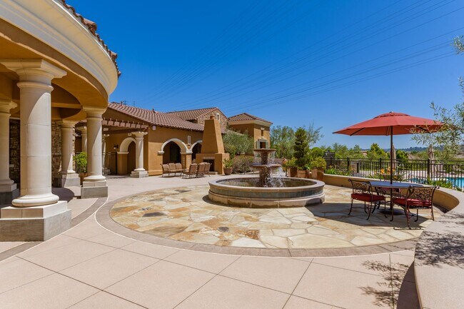 Building Photo - Mission Valley 3 Bedroom Townhome at Escal...