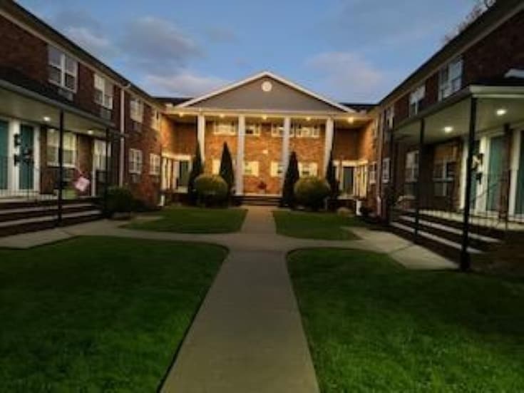 Primary Photo - 101 E Blancke St