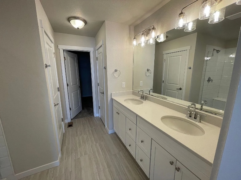 Building Photo - 6840 Starry Night Ln