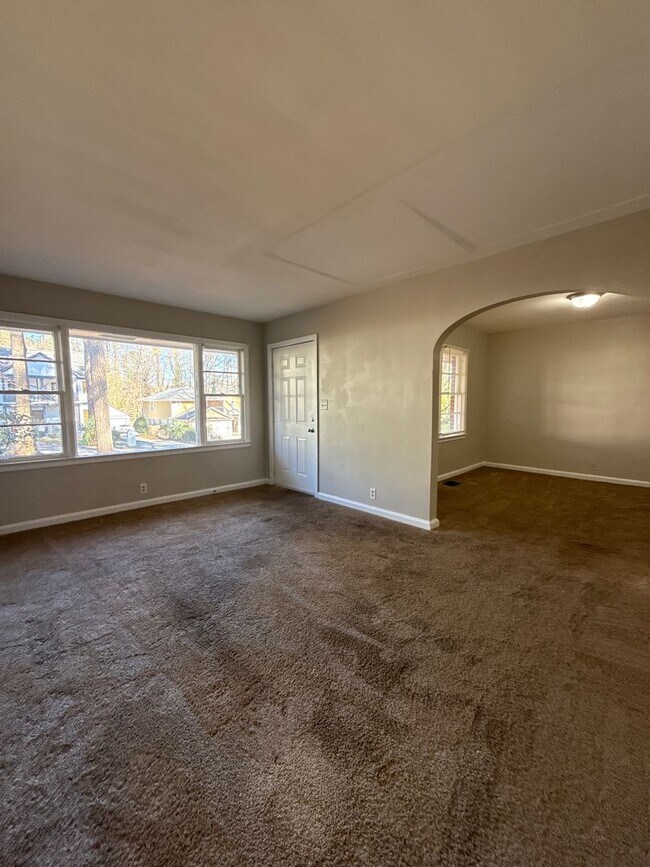 Building Photo - 3 bed 1 bath in Decatur! ***Get 50% Off Your First Month! Limited Time – Ends February!***