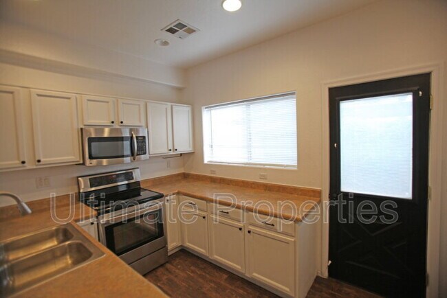 Building Photo - 2929 N 37th St