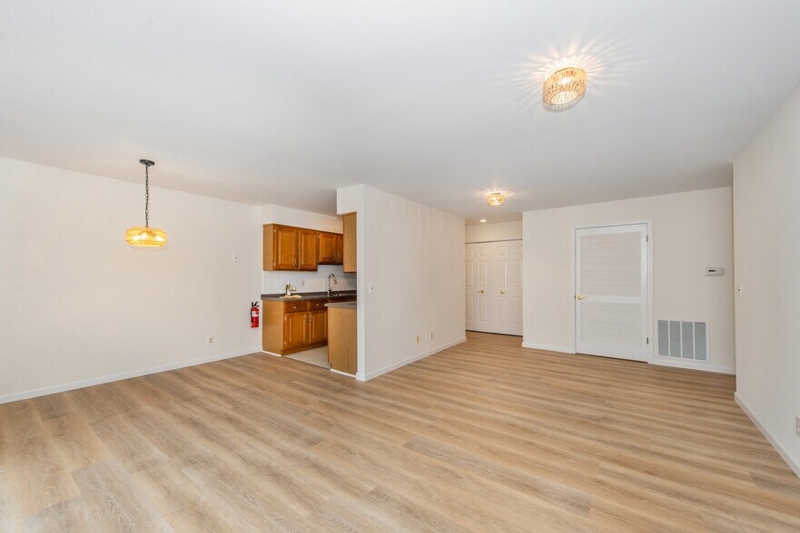 Building Photo - 70 Harristown Rd