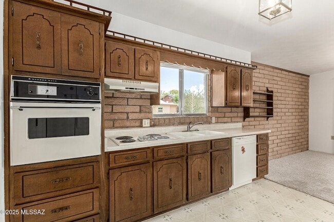 Building Photo - 16381 S Observatory Pl