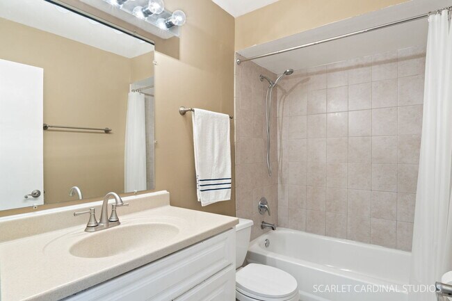 Building Photo - 1407 Wilson Ave