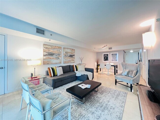 Building Photo - 1200 Brickell Bay Dr