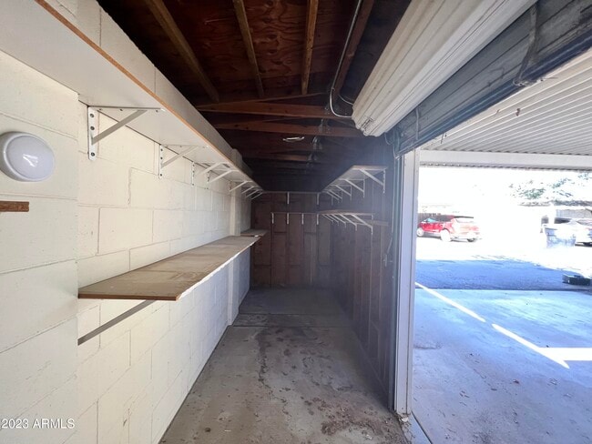 Building Photo - 2306 W Fremont Dr