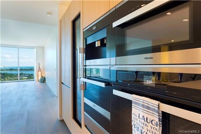 Building Photo - Waiea 11th Floor 2/2.5/2 with Ocean and Diamond Head Views