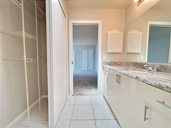 Building Photo - 4 Bedroom Upgraded Home for rent in Bermud...