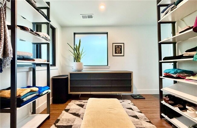 Building Photo - 1904 Lenox Rd NE