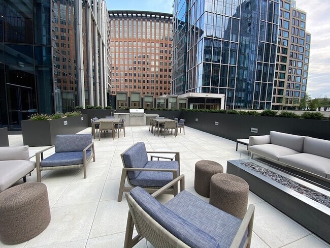 Building Photo - 135 Seaport Blvd
