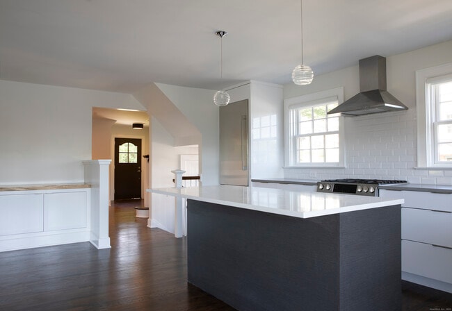 Building Photo - 40 Strickland Rd