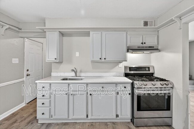 Building Photo - 1157 Redman Blvd