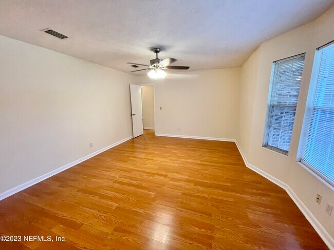 Building Photo - 5391 Golf Course Dr