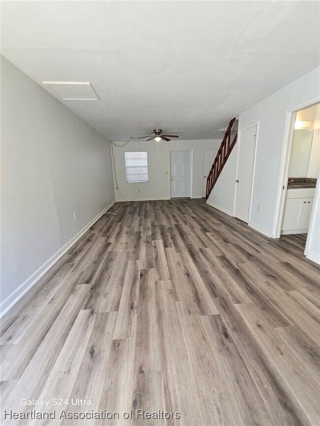 Building Photo - 341 US-27