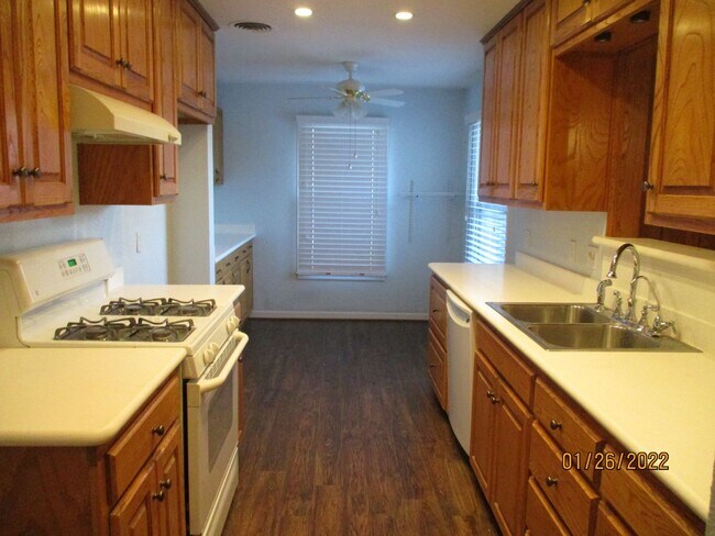 Building Photo - 4300 Mackey Dr