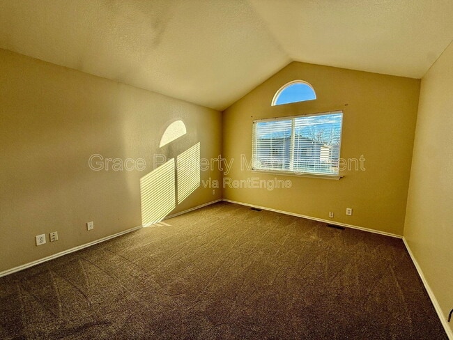 Building Photo - 2830 Calkins Pl