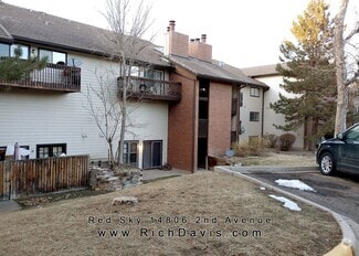 Building Photo - 1 bed, 1 Bath, 800 sqft with washer/dryer ...