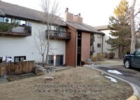 Building Photo - 1 bed, 1 Bath, 800 sqft with washer/dryer ...