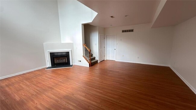 Building Photo - 1071 King Way