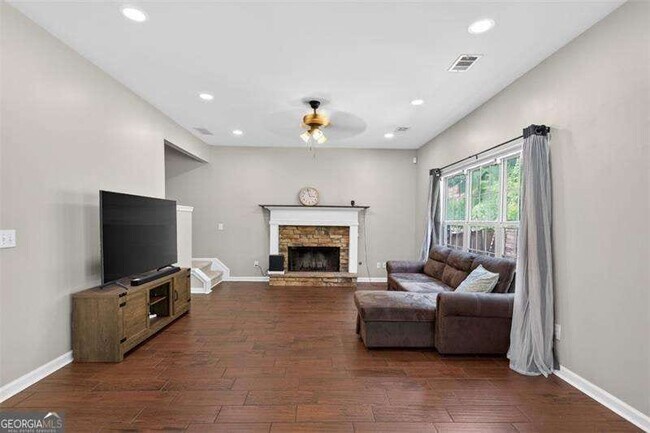 Building Photo - 2865 Stonehenge Ct