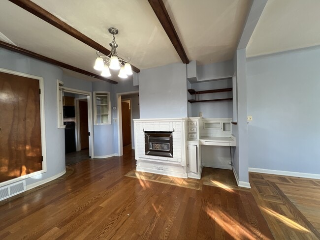 Building Photo - 2740 Buena Vista St