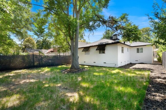 Building Photo - 3041 San Carlos Wy