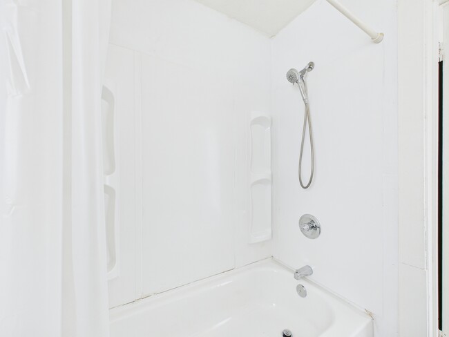 Building Photo - 138 Watson St