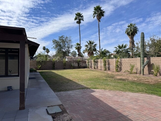 Building Photo - 4428 E Joan De Arc Ave