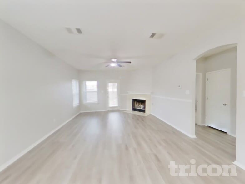 Building Photo - 705 Pampas Ricas Dr