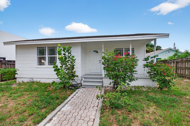 Primary Photo - 218 C St