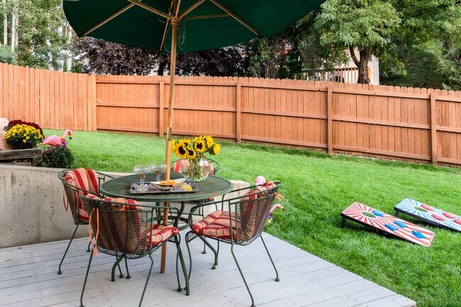 Building Photo - 3 Bed 2 Bath Townhome in Central Loveland