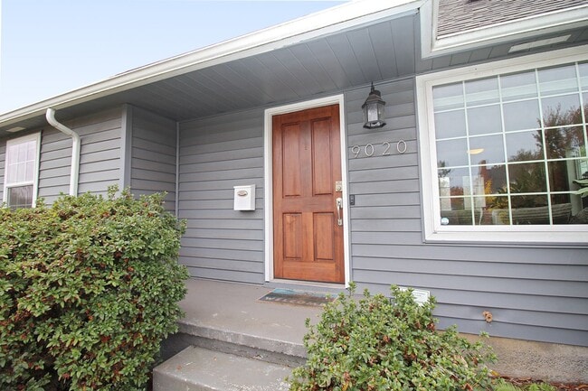 Building Photo - 9020 SE Stephens St