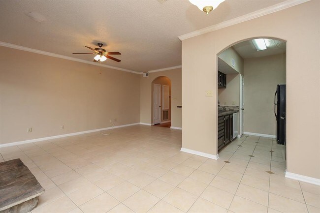 Building Photo - 17417 Red Oak Dr