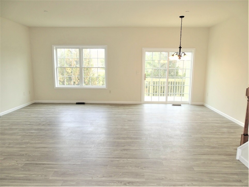 Building Photo - 349 Cedar Holw