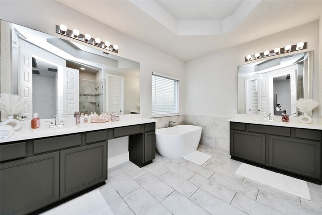 Building Photo - 7030 House Wren Ct