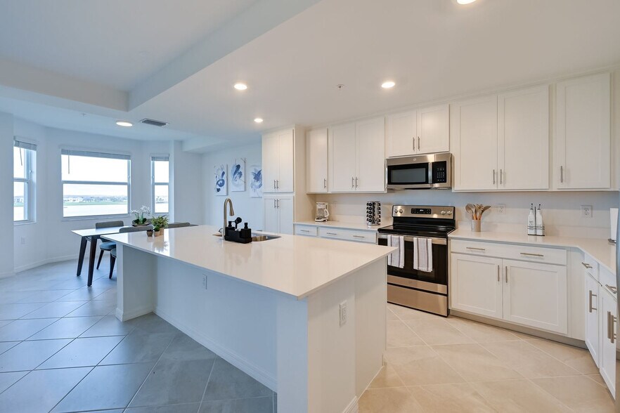 Building Photo - 5651 Double Eagle Cir