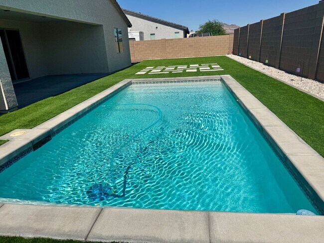 Building Photo - Landscaped Estrella at Mesa Del Sol Pool H...