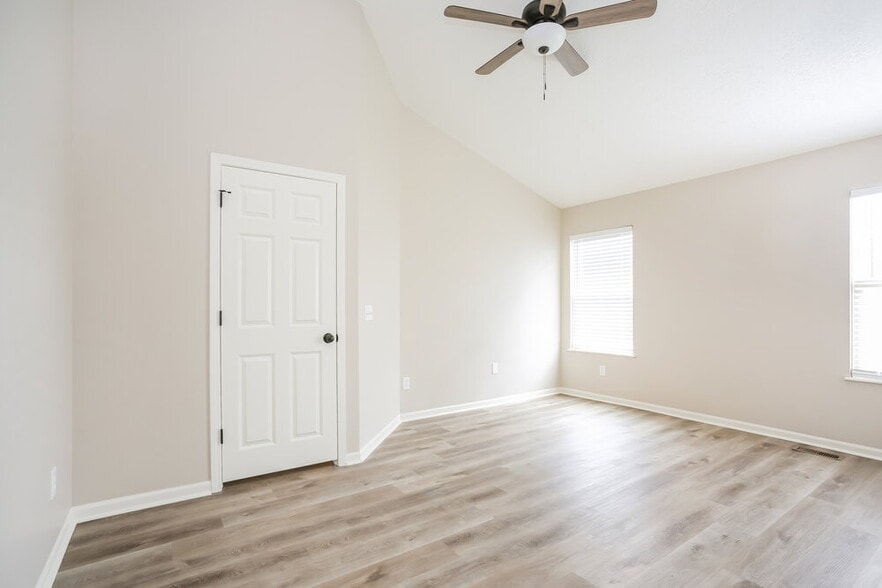 Building Photo - 353 Flat River St