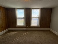 Building Photo - 25 W 4th St