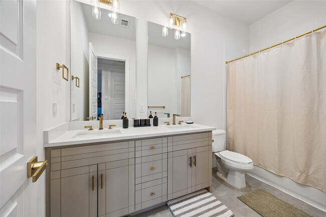 Building Photo - 3107 Webster St