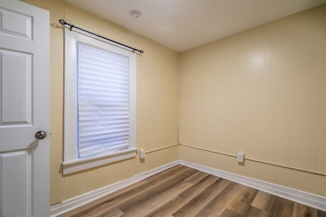 Building Photo - 86 Hawley St